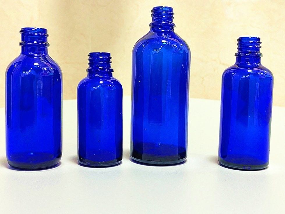 30ml 50ml 60ml 空の丸い小さな化粧品ボトル 青い透明なエッセンシャルオイル ガラスドロッパーボトル ガラスボトル