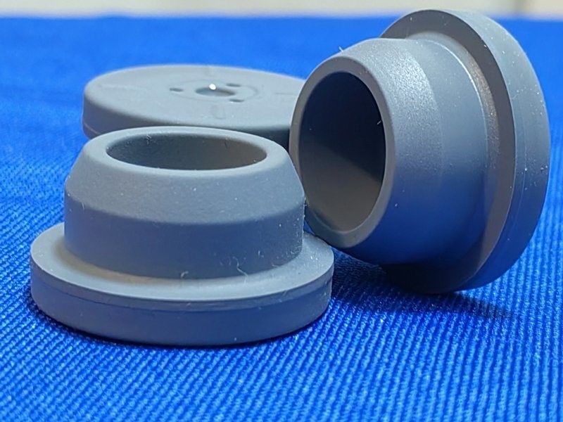 13mm 20mm 28mm グレー色 ガラス 注射器用 溶解剤を使用 薬剤ブチルゴムタップ