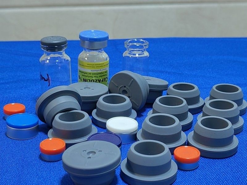 13mm 20mm 28mm 32mm グレー 医薬品 クロロブチルブチルブチルゴム ガラス注射用ボトル ワクチンのボトル