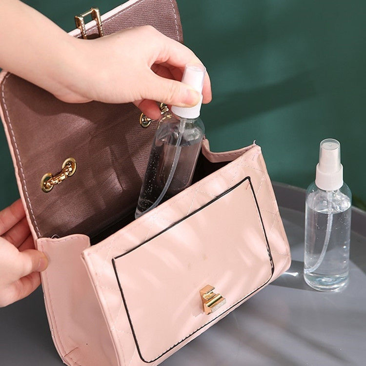 PET 空のプラスチック霧スプレーボトル 透明な香水アルコール 精密な霧スプレーポンプの再充填可能なプラスチックスプレーボトル