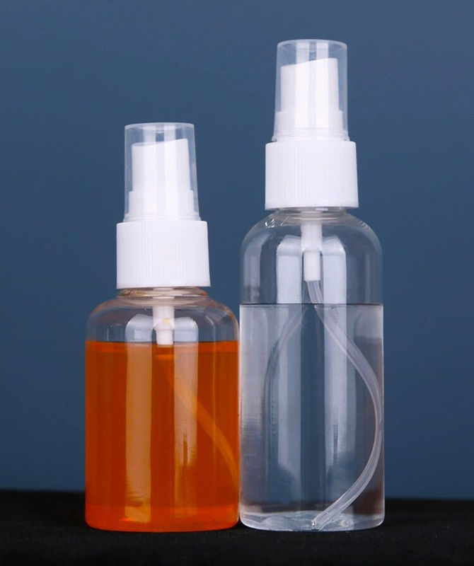 PET 空のプラスチック霧スプレーボトル 透明な香水アルコール 精密な霧スプレーポンプの再充填可能なプラスチックスプレーボトル
